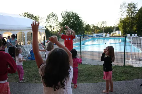 Camping Le Grand Lac in Clairvaux-les-Lacs — foto 11