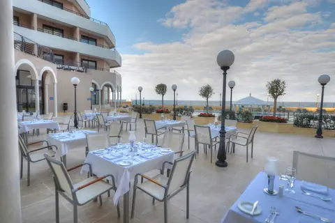 Radisson Blu Resort, Malta St. Julian's in San Ġiljan — foto 16