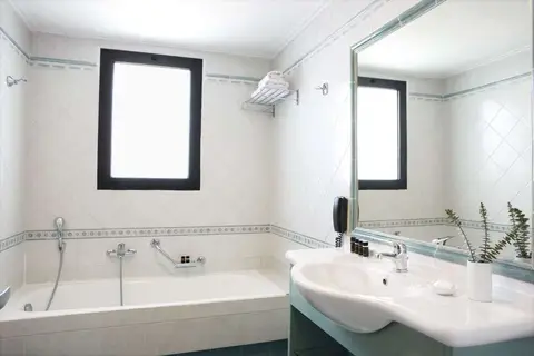 Zeus Essence Ramada by Wyndham Athens in Nea Makri Municipal Unit, foto 16