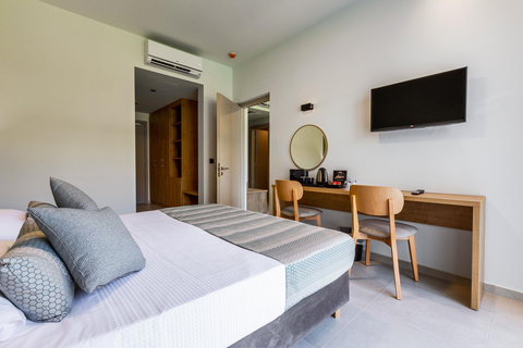 White Olive Elite Laganas foto 26