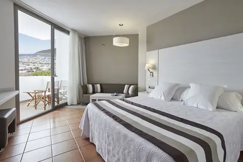 Tres Torres in Santa Eulària des Riu — foto 18