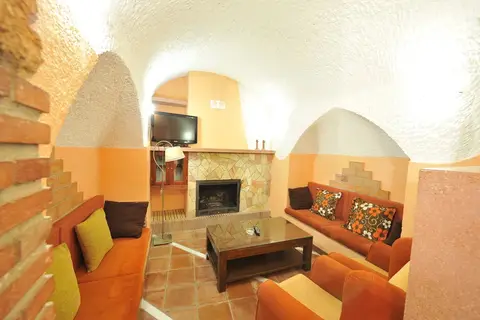 Cuevas La Granja in Benalúa — foto 2