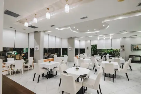 Hotel Oasis in Saranda — foto 4