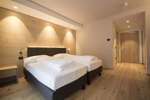 Hotel Monroc in Commezzadura