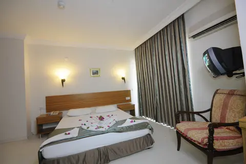 Mert Seaside Hotel in Marmaris — foto 16