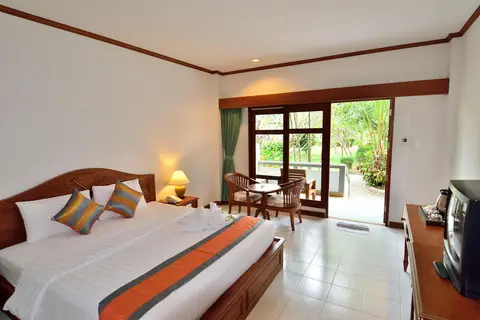 First Bungalow Beach Resort in บ้านเฉวง — foto 14