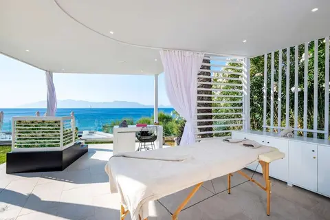 Dimitra Beach Hotel & Suites in Karaoulanis Beach Hotel, foto 13