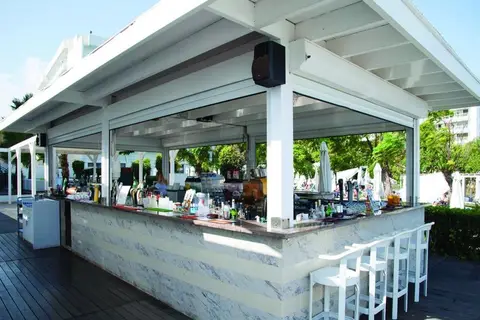 Silver Sands Beach Hotel in Παραλίμνι — foto 7