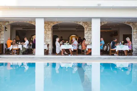 Hotel Mimosa Beach in Παραλίμνι — foto 9