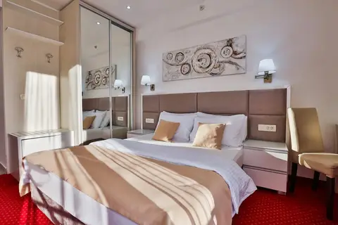 Hotel La Mer in Budva — foto 17