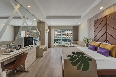 Delphin BE Grand Resort in Güzeloba Mahallesi — foto 9