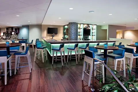 The Singer Oceanfront Resort, Curio Collection by Hilton in Riviera Beach, foto 5
