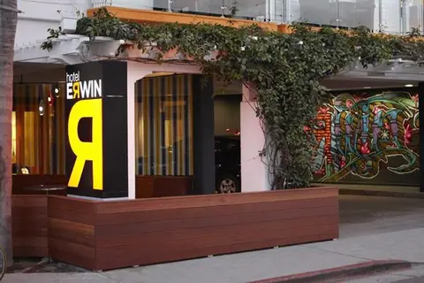 Erwin Venice Beach in Los Angeles — foto 3