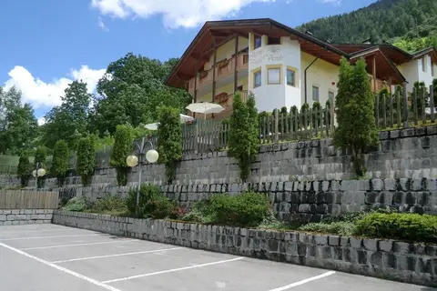 Hotel Garnì Costa Verde in Bocenago — foto 10