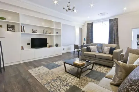 Queensgate Court Appartementen in Londen, foto 7