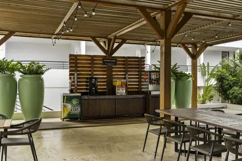 Fly & Go Mangrove Beach Corendon, Curio by Hilton in Willemstad, foto 38