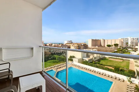 Alua Leo in Palma de Mallorca — foto 11