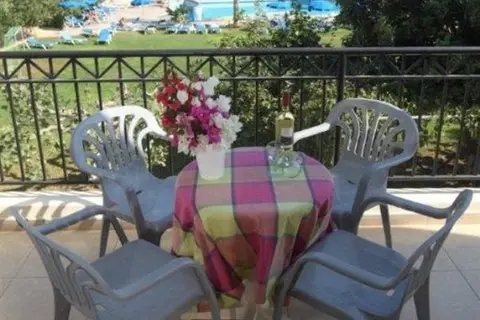Captain Karas Holidays Apartments in Παραλίμνι — foto 15