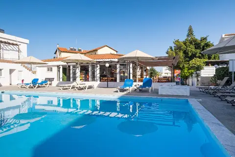 Anais Bay Hotel in Παραλίμνι — foto 28