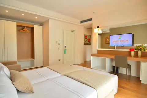 Sandy Beach Resort in Golem — foto 25