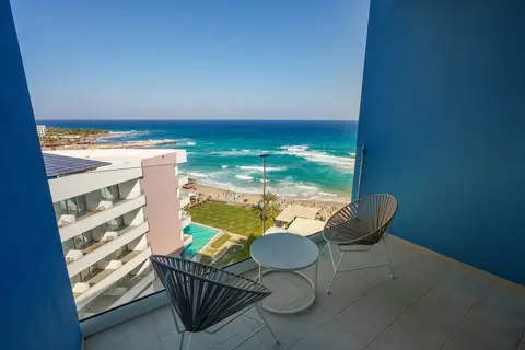 Flamingo Paradise Beach Hotel in Παραλίμνι — foto 5