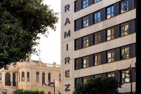Ramirez Flats & Bar in Valencia — foto 19