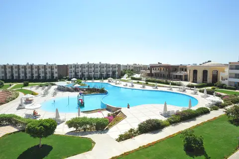 Royal Brayka Resort in Infinity Bar