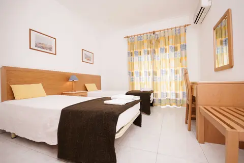 Hotel Plaza Real in Mexilhoeira Grande — foto 21