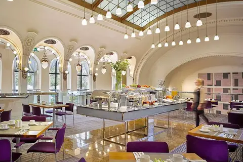 KK Central in Praag — foto 6