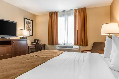 Black Swan Inn Lee-Lenox - An Ascend Hotel Collection Hotel in Luwte — foto 15