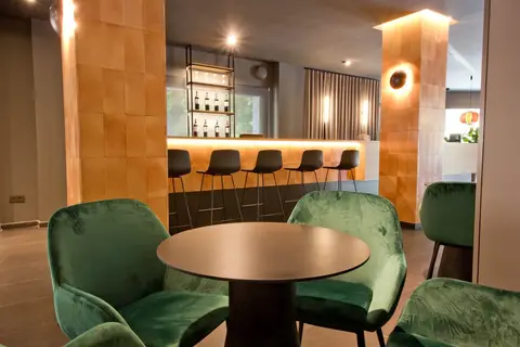 Aparthotel Atenea Vallès in Granollers — foto 2