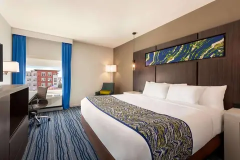 La Quinta Inn & Suites by Wyndham Orlando IDr in Orlando — foto 5
