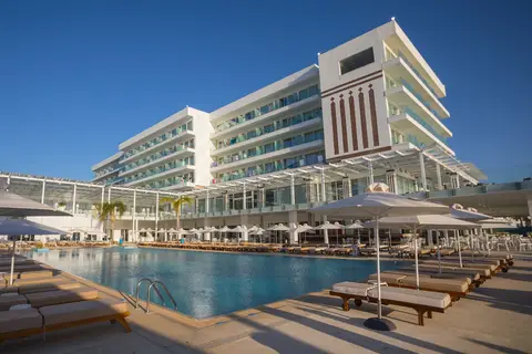 Constantinos The Great Beach Hotel in Παραλίμνι