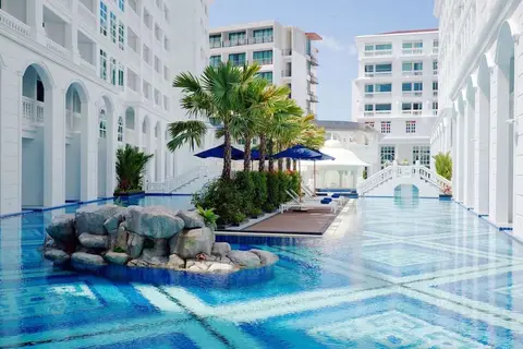 Mövenpick Myth Hotel Patong Phuket in ตำบลป่าตอง