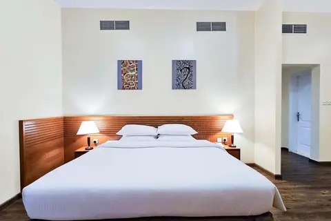 Ramada Hotel & Suites by Wyndham Ajman in عجمان — foto 2