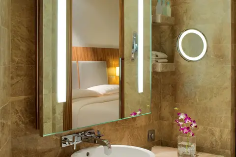 Andaz Capital Gate Abu Dhabi in Abu Dhabi — foto 8