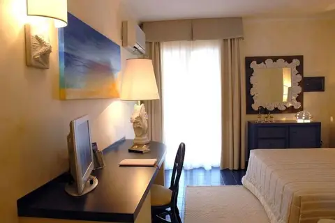 Hotel Baia dei Faraglioni in Mattinata — foto 18