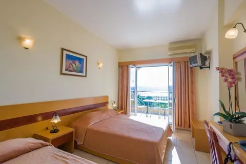 CNic Hellinis Hotel in Korfoe — foto 3