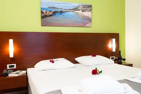 Oscar Suites & Village in Agia Marina — foto 21