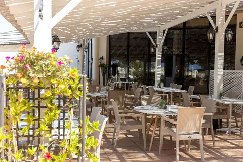 Venus Beach Hotel in Paphos — foto 11