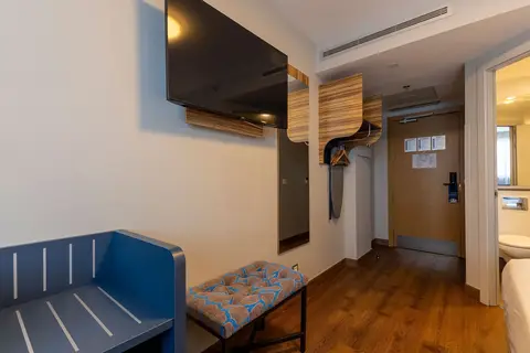 Travelodge Barcelona Poblenou in Barcelona — foto 8