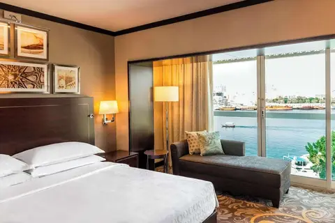 Sheraton Dubai Creek Hotel & Towers in ديرة — foto 3