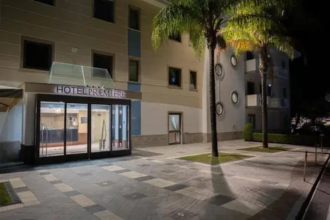 Première in Giugliano In Campania — foto 3