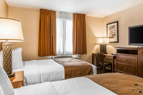 Black Swan Inn Lee-Lenox - An Ascend Hotel Collection Hotel in Luwte — foto 24