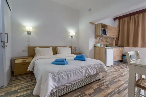 Antonis G Hotel in Oroklini — foto 13