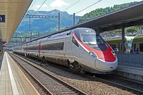 Train & Electric Drive naar de wijnstreek Piemonte in Milaan — foto 15