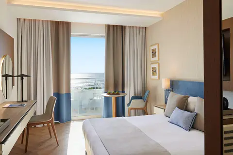 Mediterranean Beach Hotel in Agios Tychonos — foto 16