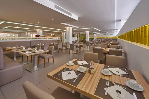 BQ Hotel Amfora Beach Hotel in Palma — foto 12