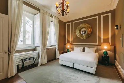 Torel Palace in Almada — foto 10