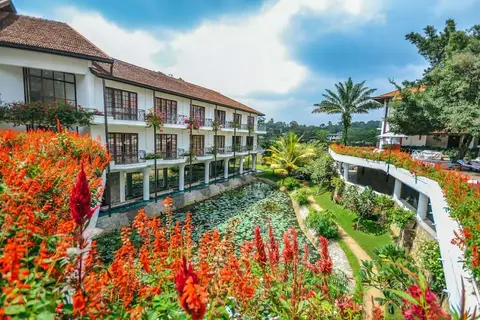 Mahaweli Reach Hotel in Katugasthota — foto 8